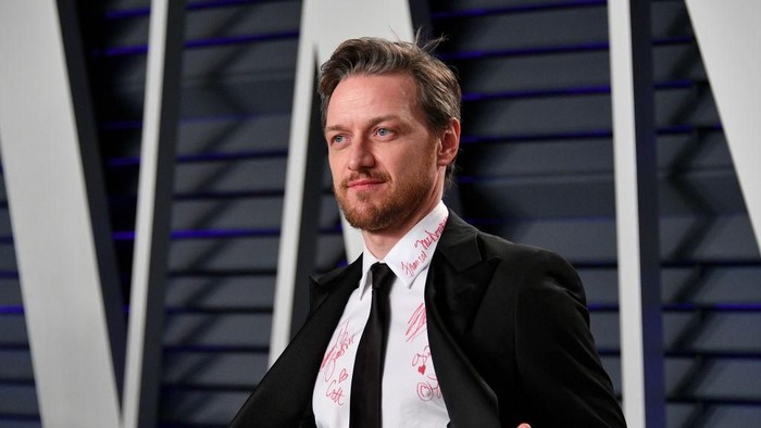BEVERLY HILLS, CA - FEBRUARY 24:  James McAvoy attends the 2019 Vanity Fair Oscar Party hosted by Radhika Jones at Wallis Annenberg Center for the Performing Arts on February 24, 2019 in Beverly Hills, California.  (Photo by Dia Dipasupil/Getty Images)