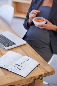 Bekal Wanita Hamil Ini Terus Menerus Dicuri oleh Teman Sekantor