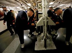 Potret Kapal Induk Nuklir Prancis Bertolak ke Asia, Mau Apa?