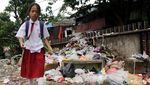 Duh Jorok, Sampah Menumpuk di Pinggir Rel Kereta Api