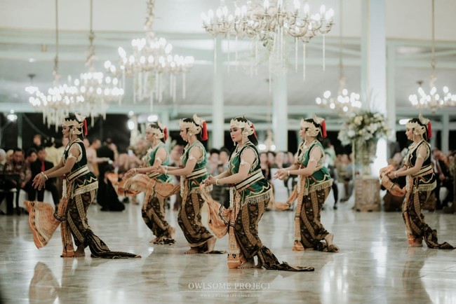 Acara diisi dengan berbagai tarian khas Mangkunegaran, dan panganan khas Solo dan gending yang memberikan background musik nan syahdu. Foto: Dok. Owlsome Project