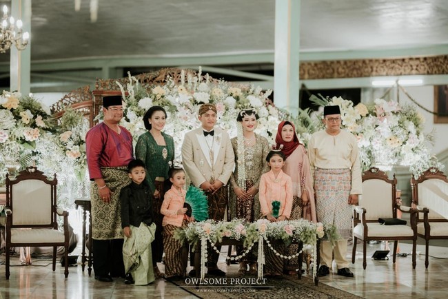 Tunku Atiah adalah Putri Keraton Solo yang merupakan anak dari Gusti Raden Ayu (GRAy) Retno Astrini. Sang ibu adalah anak dari Kanjeng Gusti Pangeran Adipati Arya (KGPAA) Mangkunegara VIII dan KPH Tunku Abu Bakar Dut Hadiningrat (dari Johor Bahru). Foto: Dok. Owlsome Project