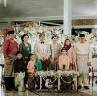 Tunku Atiah adalah Putri Keraton Solo yang merupakan anak dari Gusti Raden Ayu (GRAy) Retno Astrini. Sang ibu adalah anak dari Kanjeng Gusti Pangeran Adipati Arya (KGPAA) Mangkunegara VIII dan KPH Tunku Abu Bakar Dut Hadiningrat (dari Johor Bahru). Foto: Dok. Owlsome Project