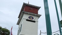Menara ini memiliki ketinggian 12 meter. Menara Syahbandar ini awalnya merupakan menara tertinggi pertama di Jakarta.