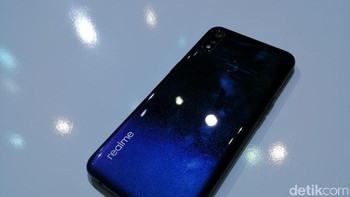 Realme 3 mengusung Stock Android dan menjalankan Android 9 Pie  (Foto: detikINET/Muhamad Imron Rosyadi)