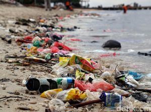 Tumbal Kepraktisan Kantong Kresek Sekali Pakai