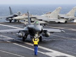 Potret Kapal Induk Nuklir Prancis Bertolak ke Asia, Mau Apa?