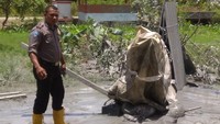 Polisi mengatakan, hingga Senin (11/3), sumur bor masih mengeluarkan lumpur. (Foto: dok. Polda Maluku)