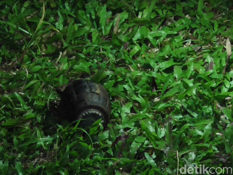 Petugas Kebersihan di Bengkulu Temukan Granat Saat Bersihkan Bak Sampah Petugas Kebersihan di Bengkulu Temukan Granat Saat Bersihkan Bak Sampah