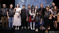 Aura hadir dalam acara gala premiere film terbarunya yakni The Sacred Riana: Beginning. Pool/Palevi S/detikFoto.