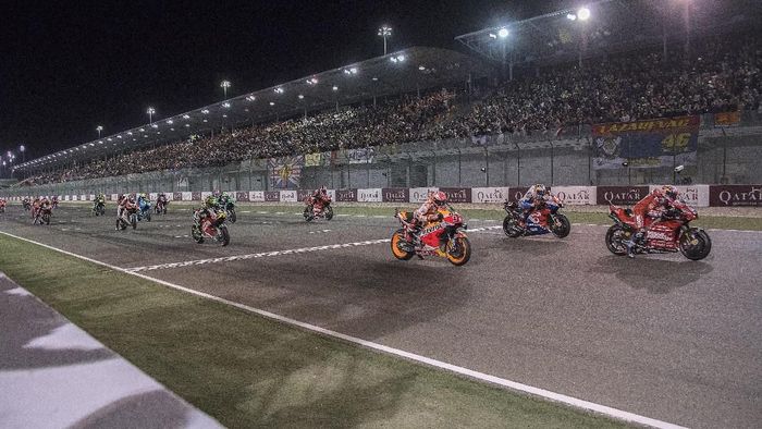 MotoGP Qatar 2019 diklaim yang paling kompetitif dalam kurun waktu 70 tahun terakhir. (Foto: Mirco Lazzari gp/Getty Images) MotoGP Qatar 2019 diklaim yang paling kompetitif dalam kurun waktu 70 tahun terakhir. (Foto: Mirco Lazzari gp/Getty Images)