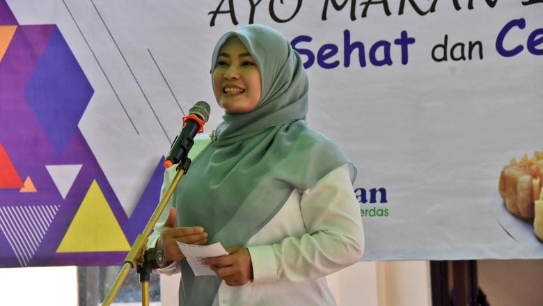 Janji Sang Bupati Jawab Mobil Mewah yang Jadi Kontroversi Janji Sang Bupati Jawab Mobil Mewah yang Jadi Kontroversi