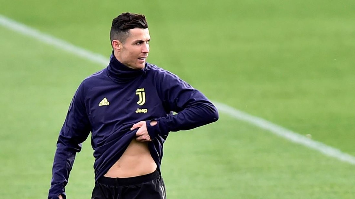 Cristiano Ronaldo ingin memerangi kebotakan, dia kini punya klinik tranplantasi rambut di Kota Madrid (Massi)