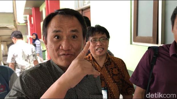 Andi Arief tiba di RSKO Jakarta, Cibubur Andi Arief tiba di RSKO Jakarta, Cibubur