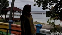 Letak RPTRA yang berada di bibir pantai Pulau Tidung membuat pemandangannya tak kala indah.