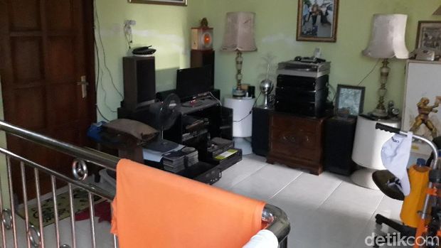 Mengunjungi Rumah Selebar 1 Meter Milik Warga di Solo
