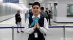 Senyum Ramah Kru MRT Jakarta Sapa Penumpang