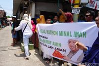 Nyekar ke Wali Pitu di Bali, Sandiaga Disambut Spanduk Ma'ruf Amin