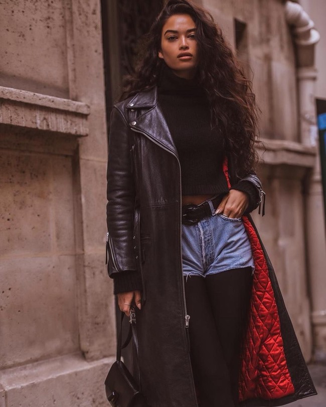 Tak sedikit netizen menganggap bahwa mengunggah foto telanjang hanya memperkuat gagasan seorang wanita sebagai objek seksual. Foto: Instagram @shaninamshaik