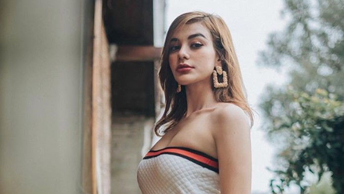 Nora Alexander, model cantik yang disebut tengah dekat dengan Jerinx SID.