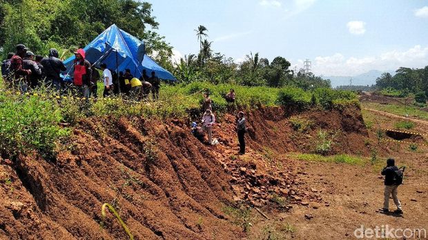 Situs di tengah proyek Tol Pandaan-Malang mulai diekskavasi