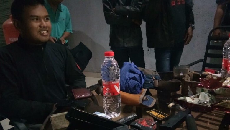 Ngaku Kepala Tim Jaguar, Pria di Depok Diamankan Ngaku Kepala Tim Jaguar, Pria di Depok Diamankan