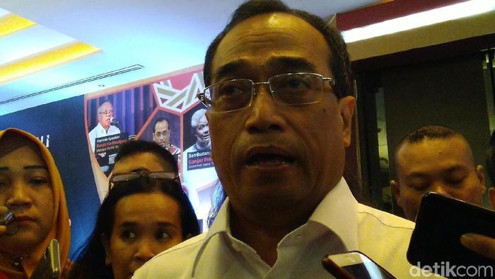 Menhub Budi Karya Sumadi/Foto: Angling Adhitya Purbaya/detikcom Menhub Budi Karya Sumadi/Foto: Angling Adhitya Purbaya/detikcom