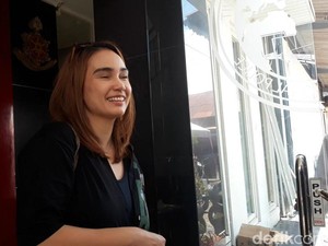 Jadi Saksi Sidang Meringankan, Feby Febiola Serukan #FreeVanessaAngel