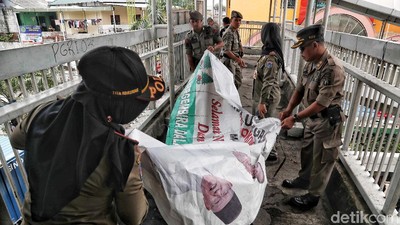 Di Jakut, APK Juga Ditertibkan Satpol PP