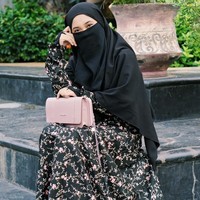 Assalamualaikum kak Uni Alfi,semoga slalu dalam lindungan allah aminn. @unialfi Smoga dibalas ya kak Uni, tulis netizen yang kerap mendoakan Uni Alfi melalui kolom komentar. Foto: Instagram/UniAlfi