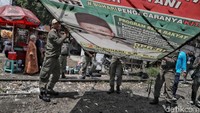 Penertiban dilakukan di sekitar Jalan Yos Sudarso, Rabu (13/3/2019).