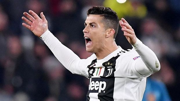 Cristiano Ronaldo hengkang ke Juventus.