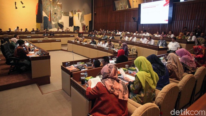 4,2 Juta Warga Belum Punya e-KTP, DPR Minta Pemerintah Percepat Perekaman 4,2 Juta Warga Belum Punya e-KTP, DPR Minta Pemerintah Percepat Perekaman