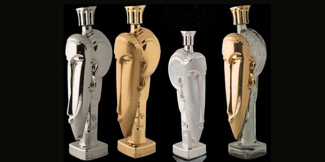 Acqua di Cristallo Tributo a Modigliani berasal dari mata air alami di Fiji dan Prancis. Dikemas dalah botol berlapis emas 24 karat, air minum ini dijual seharga Rp 856 juta per 750 ml. Foto: istimewa