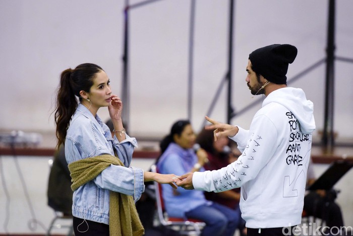 Mesranya Marsha Timothy dan Reza Rahadian