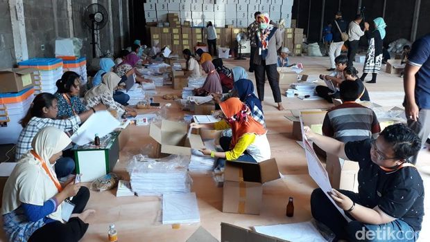 Pelipatan kertas suara di Bantul, DIY.
