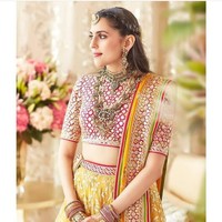 Lahir pada 11 Juli 1990, Shloka Mehta menyelesaikan sekolah menengahnya di Dhirubhai Ambani School yang didirikan oleh ayah Akash Ambani, Mukesh Ambani. Dia dikenal sebagai gadis pintar. Nilai IGCSE (International General Certificate of Secondary Education), ujian internasional untuk siswa sekolah menengah yang dikembangkan Universitas Cambridge nyaris sempurna mencapai 95%. Foto: Instagram