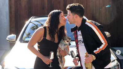 Nick Jonas Hadiahi Priyanka Chopra Mobil Mewah Rp 2,8 Miliar