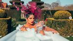 Nick Jonas Hadiahi Priyanka Chopra Mobil Mewah Rp 2,8 Miliar