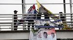 Satpol PP Tertibkan Alat Peraga Kampanye di Jakarta Timur