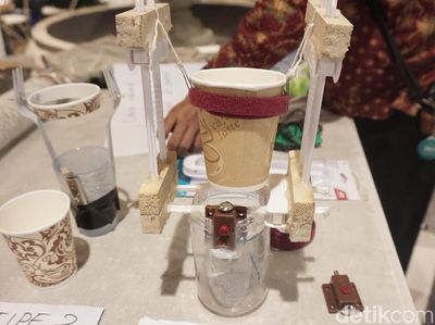 Dudukan Kopi Anti Tumpah Buat yang Ngantukan Saat Naik Mobil
