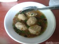 Kisah Pedagang Bakso di Kepulauan yang Siasati Daging dengan Ikan