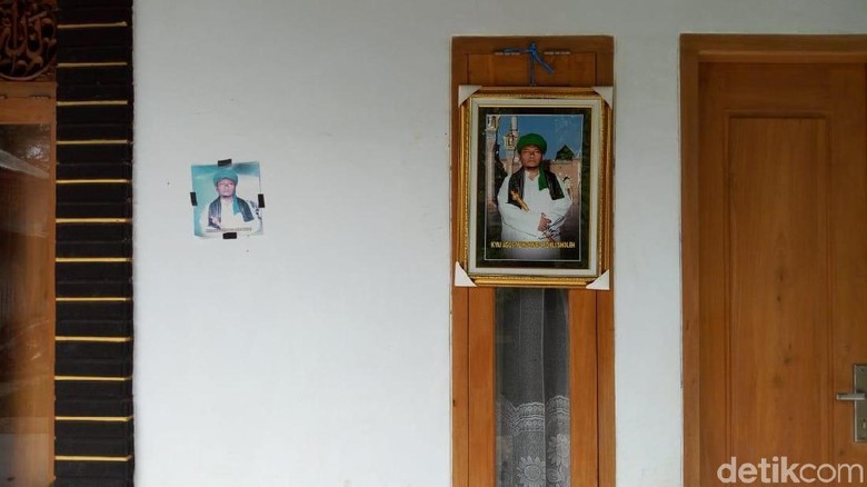 Doktrin Aneh Thoriqoh Musa, Foto Ulama Anti-Gempa Dijual Rp 1 Juta Doktrin Aneh Thoriqoh Musa, Foto Ulama Anti-Gempa Dijual Rp 1 Juta
