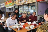 Pecel hingga Rawon Jadi Pilihan Sarapan Enak Menaker Hanif Dhakiri