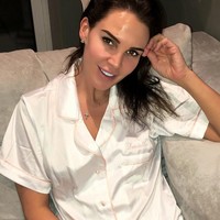 Pada saat itu, bisa dibilang operasi plastiknya gagal karena bentuknya tidak proporsional. Beberapa tahun setelahnya, Danielle memperbaiki payudaranya ke dokter bedah plastik yang tepat.  Foto: dok. Instagram (@missdlloyd)