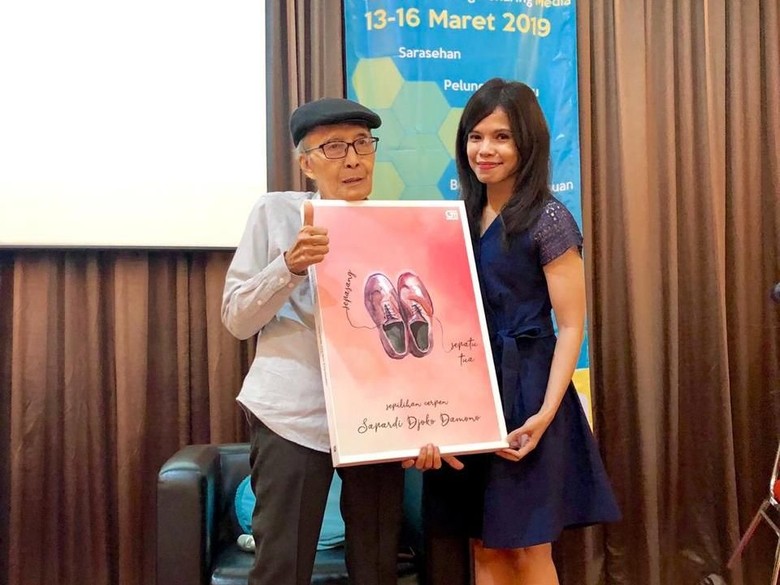 Narasi Berbeda Sapardi Djoko Darmono di Kumcer Sepasang Sepatu Tua Narasi Berbeda Sapardi Djoko Darmono di Kumcer Sepasang Sepatu Tua