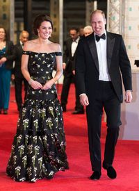 Kreatif! Kate Middleton Rombak Baju Lama dari 2017 Jadi Terlihat Baru