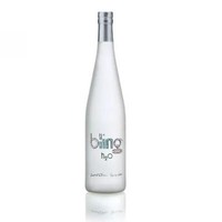 Bling H2O dijual seharga Rp 570 ribuan per 750 ml. Airnya diambil dari mata air English Mountain Spring yang berlokasi di Great Smoky Mountains, Tennessee. Perlu sembilan tahapan dalam proses pemurnian sampai air siap dikemas dan dipasarkan. Air minum dalam kemasan ini biasa disediakan di restoran kelas atas dan tempat spa premium. Foto: istimewa