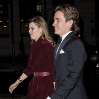 Meski dikabarkan sudah berpacaran sejak September 2018, Putri Beatrice yang saat ini berusia 30 tahun itu terkesan tertutup soal hubungan asmaranya dengan duda satu anak itu. Sebelumnya, mereka sudah sering muncul bersama di sebuah acara besar tapi datang secara terpisah dan enggan difoto berdua. Foto: Getty Images