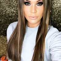 Namun Danielle menyarankan bahwa sebaiknya tidak menjalani operasi plastik apapun. Ladies, barbahagialah dengan dirimu! Misiku kini adalah jadi bahagia, sehat dan makan dengan baik, petuah bintang reality TV Big Brother itu.  Foto: dok. Instagram (@missdlloyd)